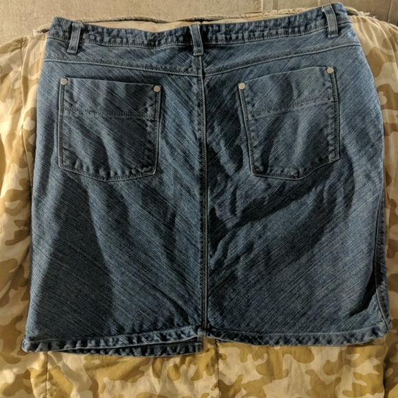 Cato knee length blue jean skirt - Picture 2 of 4
